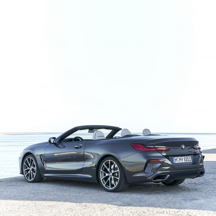  BMW M850i xDrive Convertible (G14) 2018 года  (WW) (фото 82 из 183)